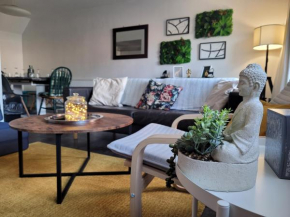 Conveniently located modern 3 bedroom w/ parking